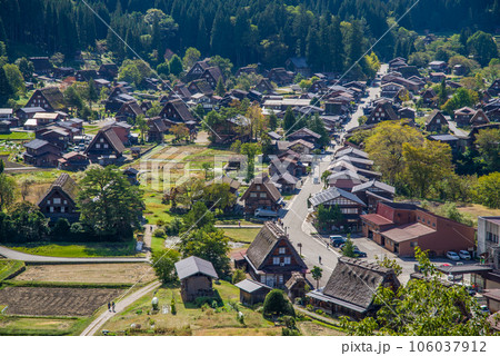 世界遺産【白川村・合掌造り集落】荻町城跡展望台からの眺め 世界遺産【白川村・合掌造り集落】荻町城跡展望台からの眺め 106037912