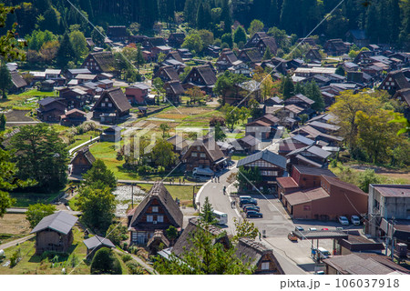世界遺産【白川村・合掌造り集落】荻町城跡展望台からの眺め 106037918