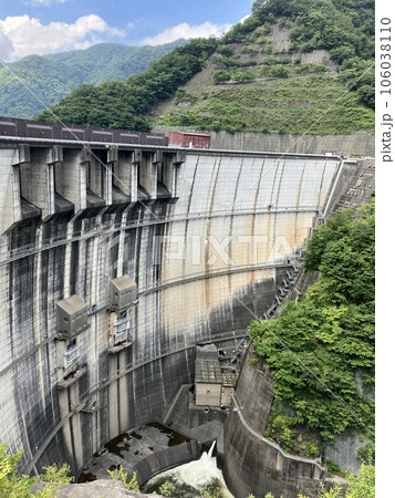 川治ダム_栃木県_日光市_川内温泉川治先_夏_晴天 川治ダム_栃木県_日光市_川内温泉川治先_夏_晴天 106038110