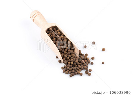 Wooden shovel with black peppercorn Wooden shovel with black peppercorn 106038990