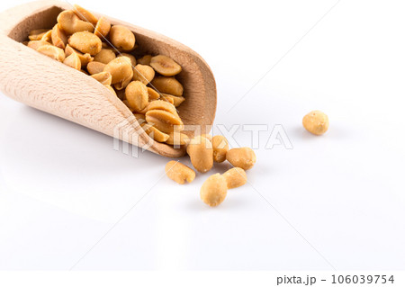 peanut nuts salt in scoop peanut nuts salt in scoop 106039754