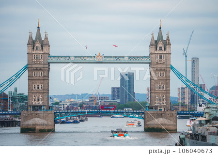 Iconic Tower Bridge connecting Londong with Southwark on the Thames River Iconic Tower Bridge connecting Londong with Southwark on the Thames River 106040673