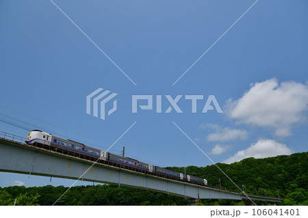 夕張川橋梁を渡るキハ261系特急『とかち』 夕張川橋梁を渡るキハ261系特急『とかち』 106041401