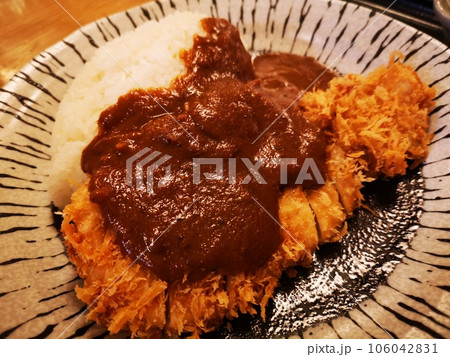 とんかつ店のかつカレー とんかつ店のかつカレー 106042831