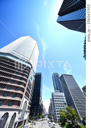 梅田新歩道橋から望む扇町通り方面 106043303