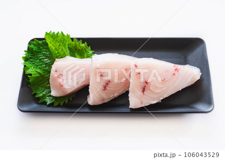 脂がのったメカジキの切り身 脂がのったメカジキの切り身 106043529