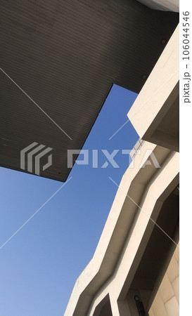 北九州市立美術館 青空に伸びる階段 北九州市立美術館 青空に伸びる階段 106044546