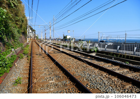 晴れた日の須磨・塩屋界隈の風景　海と鉄道 106046473