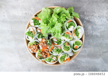 rice rolls, fresh rolls or vegetable rolls or pork rolls and sausage rolls rice rolls, fresh rolls or vegetable rolls or pork rolls and sausage rolls 106046652