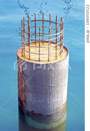 Pier pylon Pier pylon 106050522