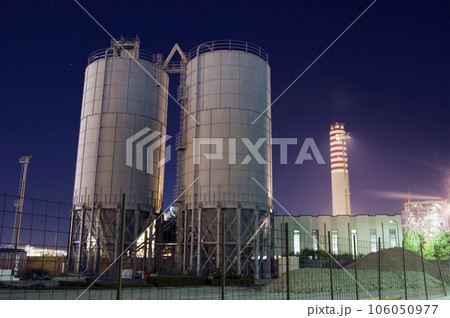 Silos and chimney 106050977