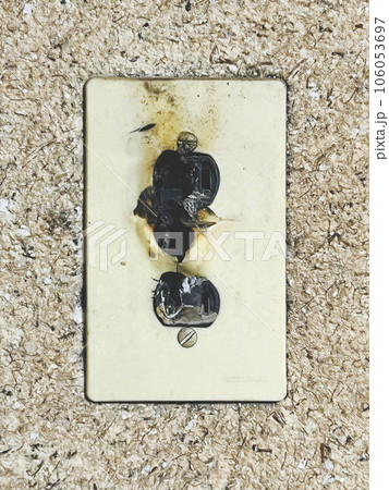 コンセントの漏電 コンセントの漏電 106053697