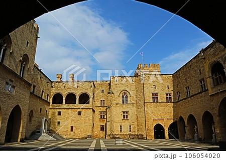 ロドス島、騎士団長の宮殿、回廊と中庭 106054020