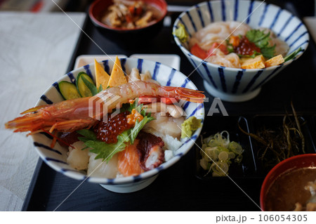 常夜灯市場の海鮮丼（青森県野辺地町） 106054305