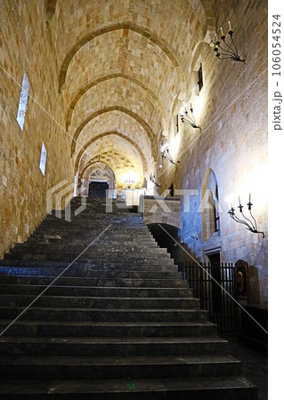 ロドス島、騎士団長の宮殿、大理石の大階段（上り） 106054524