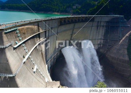 黒部ダム　夏　晴れ 106055011