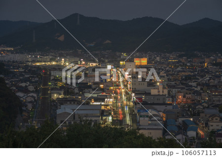 日本の岡山県笠岡市の美しい夜景 106057113