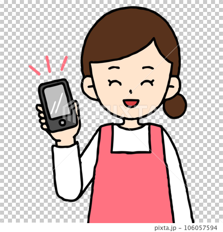 笑顔でスマホを片手に持つ主婦 笑顔でスマホを片手に持つ主婦 106057594