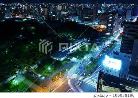 ホテル高層階から見た高松市街地の夜景 106058196