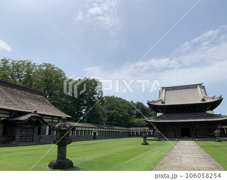 富山県の瑞龍寺の景色 富山県の瑞龍寺の景色 106058254