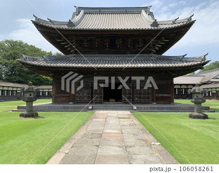 富山県の瑞龍寺の景色 富山県の瑞龍寺の景色 106058261