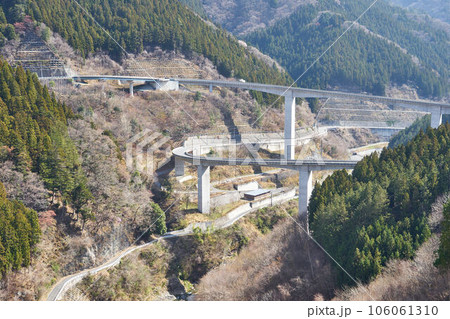 埼玉県秩父　ループ橋　雷電廿六木橋 106061310