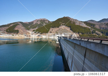 埼玉県秩父　滝沢ダムと奥秩父もみじ湖 106061317