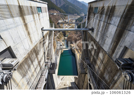 埼玉県秩父　滝沢ダムと雷電廿六木橋 106061326