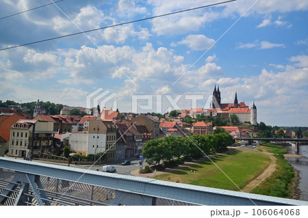 ドイツ鉄道・マイセンの街並み／ドイツ 106064068