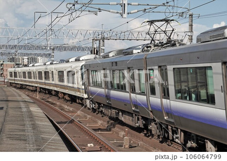 JR西日本 223系2500番台 R56編成+221系 K06編成 混結 湖西線 B普通  106064799