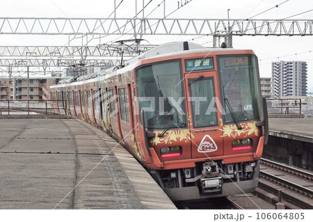 JR西日本 223系6000番台 R002編成 森の京都QRトレイン ラッピング電車 湖西線運用の写真素材 [106064805] - PIXTA