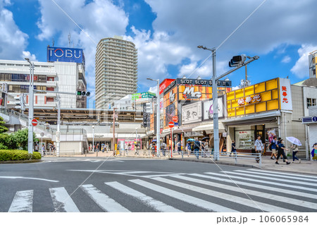 千葉県船橋市の都市風景　船橋駅　駅前通り 106065984