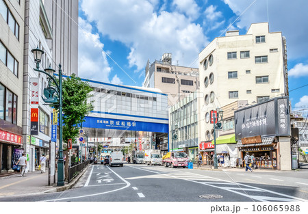 千葉県船橋市の都市風景　船橋駅　駅前通り 106065988