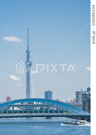 「東京都」隅田川越しに見る東京スカイツリー 106066294