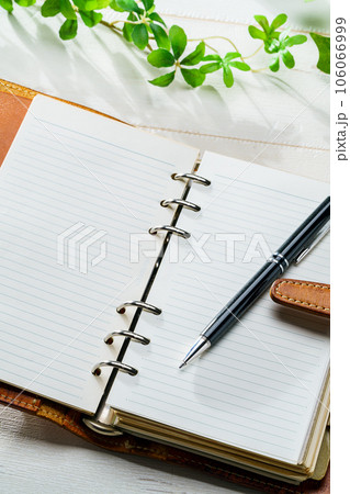 システム手帳とペン 106066999