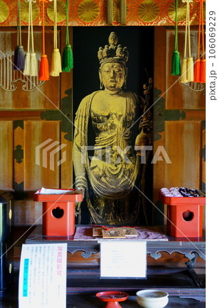 聖林寺の十一面観音菩薩（西陣織写し観音）／奈良県桜井市 106069229