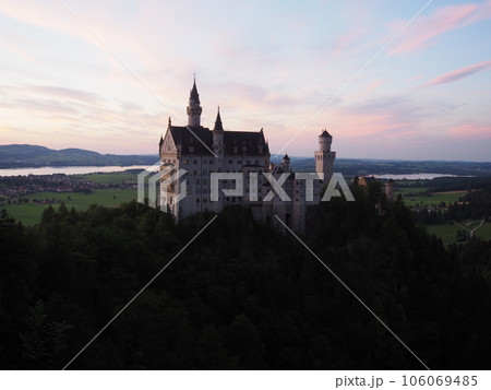 ノイシュヴァンシュタイン城 2023 夏 夕刻 ノイシュヴァンシュタイン城 2023 夏 夕刻 106069485