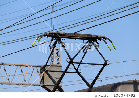 電車のパンタグラフ 106074792