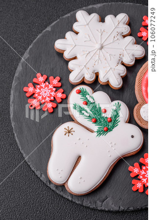Delicious gingerbread cookies with honey, ginger and cinnamon 106077249