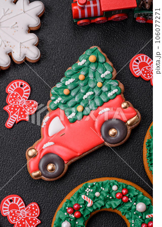 Delicious gingerbread cookies with honey, ginger and cinnamon 106077271