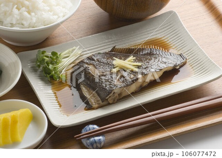 カレイの煮魚定食 106077472