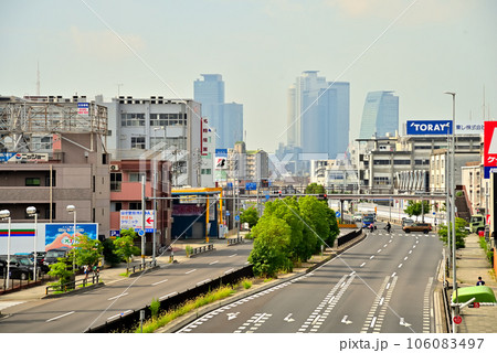 《愛知県》名古屋都市風景 西区上堀越町交差点から見た名古屋駅の高速ビル群 《愛知県》名古屋都市風景 西区上堀越町交差点から見た名古屋駅の高速ビル群 106083497