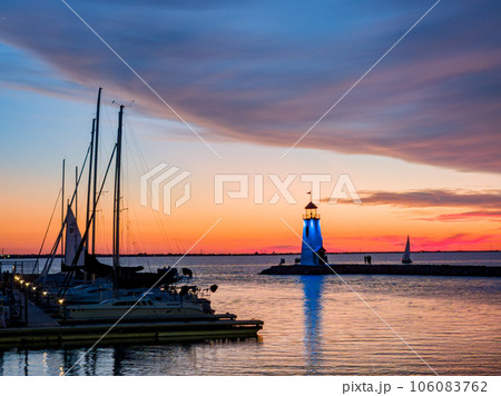 Beautiful sunset landscape of Lake Hefner Beautiful sunset landscape of Lake Hefner 106083762