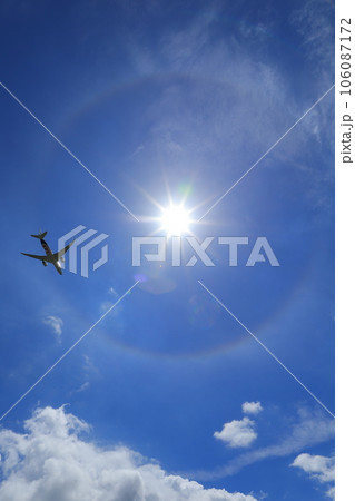 太陽と青空と白い雲 太陽と青空と白い雲 106087172