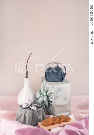 Holiday Chuseok gift concept photo  106088069