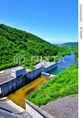 北海道東川町　忠別ダムの風景 106094443