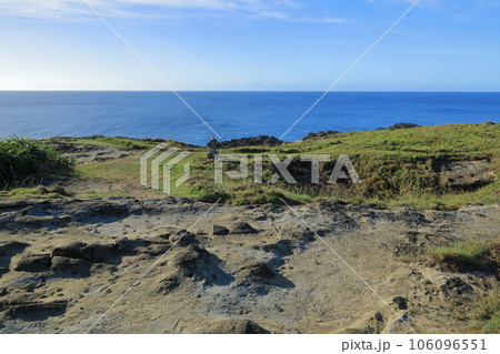 悲しい物語がある与那国島久部良バリの風景 悲しい物語がある与那国島久部良バリの風景 106096551