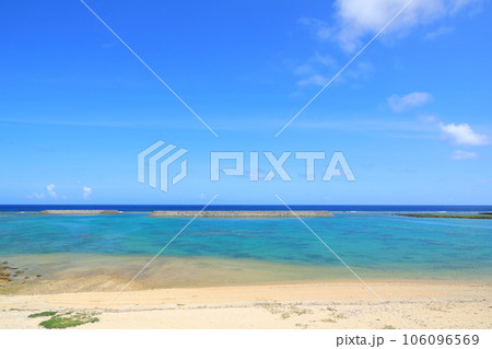 与那国島比川浜のコバルトブルーの美しい海の風景 106096569