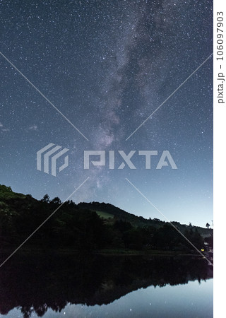 茶臼山高原の天の川　愛知県 106097903