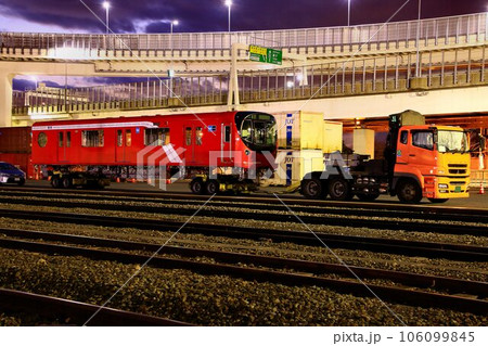 準備万端!! 陸送を待つ丸ノ内線・新型電車 準備万端!! 陸送を待つ丸ノ内線・新型電車 106099845